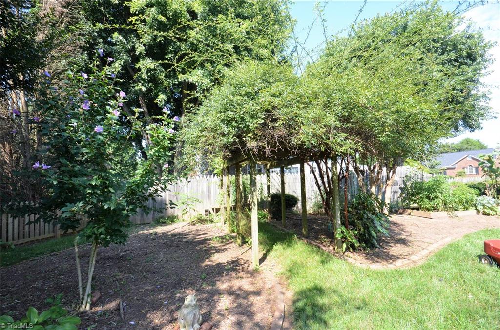 3925 Braddock Road High Point, NC 27265 - Photo 5 of 28 Part of your backyard