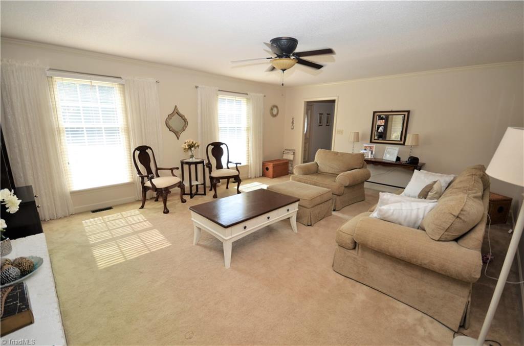 3925 Braddock Road High Point, NC 27265 - Photo 6 of 28 Huge livingroom,light and bright!