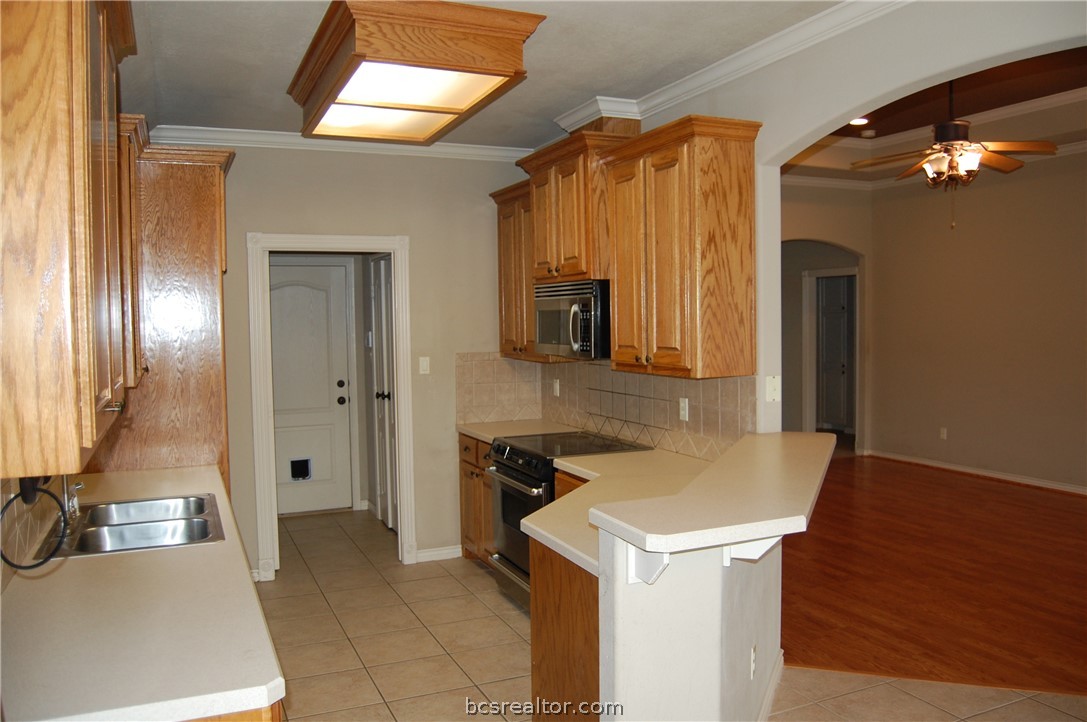 219 Rugen Lane College Station, TX 77845 - Photo 3 of 6