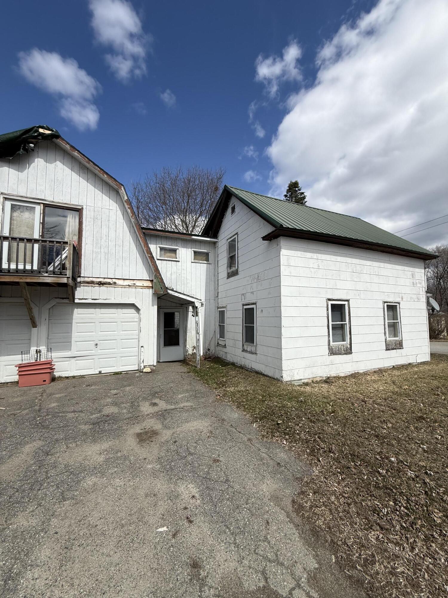 19 Perry Street Lincoln, ME 04457 - Photo 2 of 39