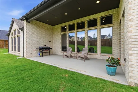 $625,000 | 192 Shoreview Drive, Rhome, TX 76078