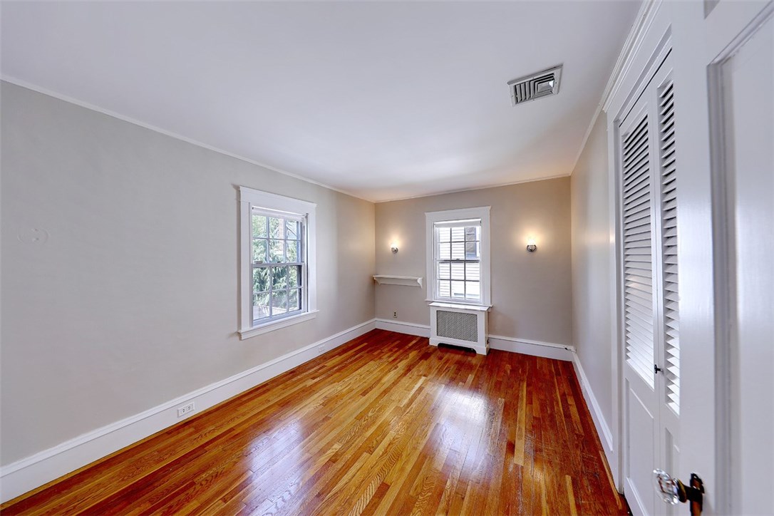 377 Rochambeau Avenue Providence, RI 02906 - Photo 30 of 38 Gallery Image 30