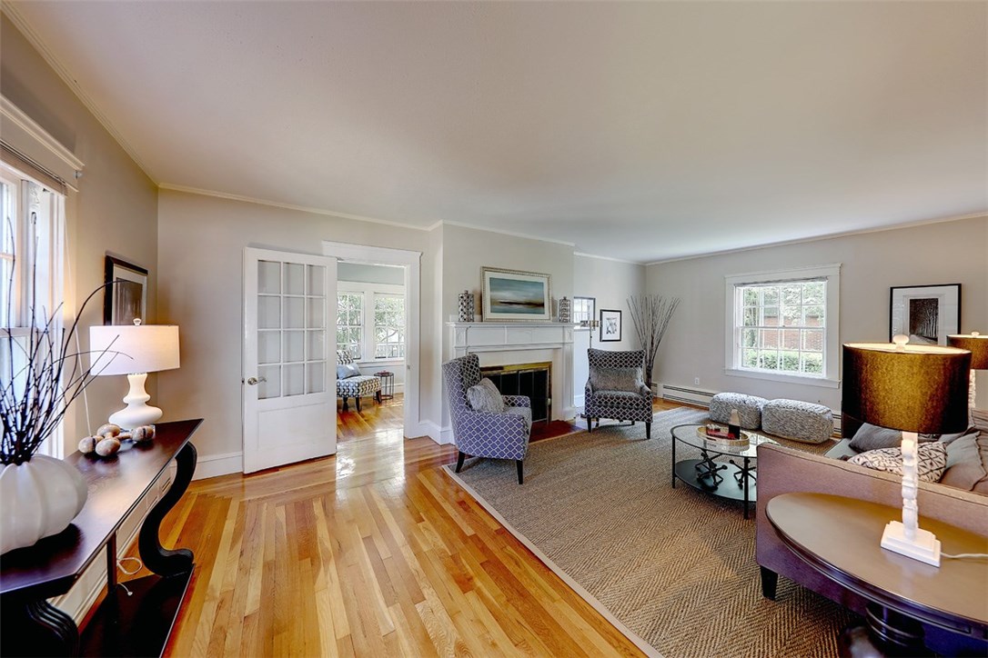 377 Rochambeau Avenue Providence, RI 02906 - Photo 5 of 38 Gallery Image 5