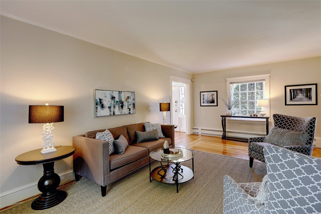 377 Rochambeau Avenue Providence, RI 02906 - Photo 7 of 38 Gallery Image 7