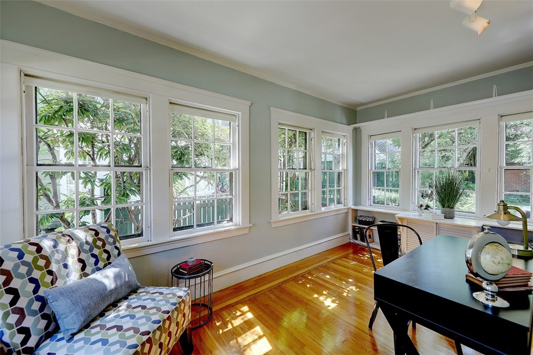 377 Rochambeau Avenue Providence, RI 02906 - Photo 8 of 38 Gallery Image 8