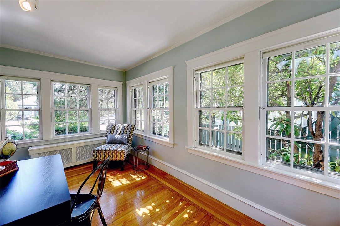 377 Rochambeau Avenue Providence, RI 02906 - Photo 10 of 38 Gallery Image 10