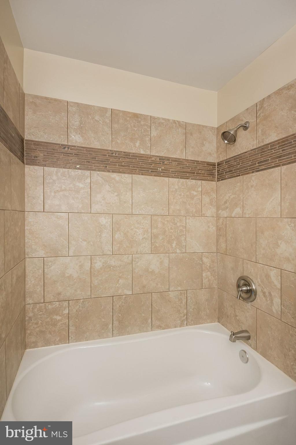 3622 B And O Road Abingdon, MD 21009 - Photo 10 of 26 Hall Bathroom