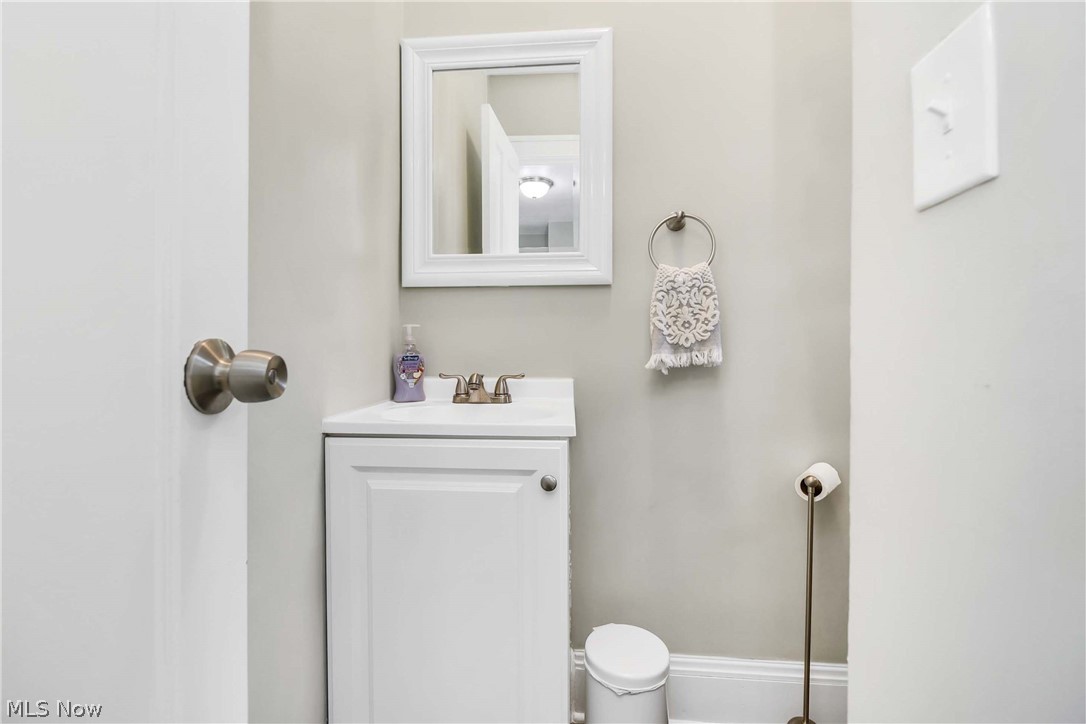 1763 Cumberland Road Cleveland, OH 44118 - Photo 11 of 35 Gallery Image 11