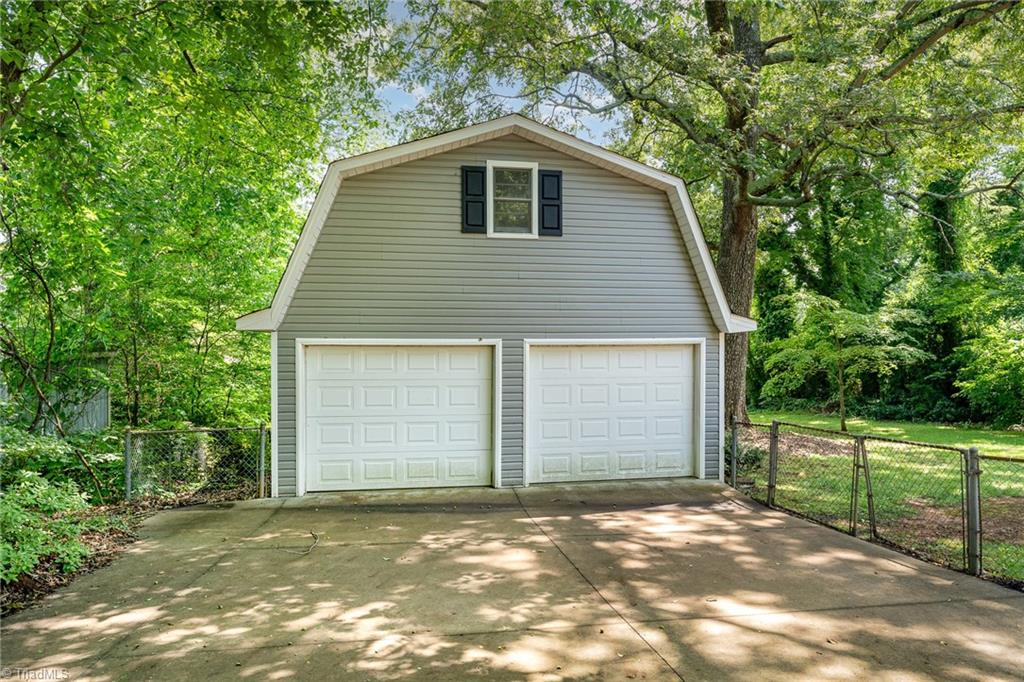 1420 Rankin Road Greensboro, NC 27405 - Photo 16 of 18 Garage