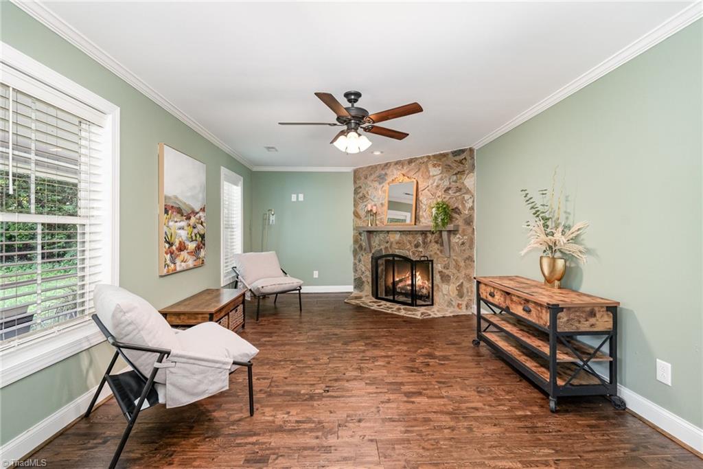 1420 Rankin Road Greensboro, NC 27405 - Photo 3 of 18 Living room