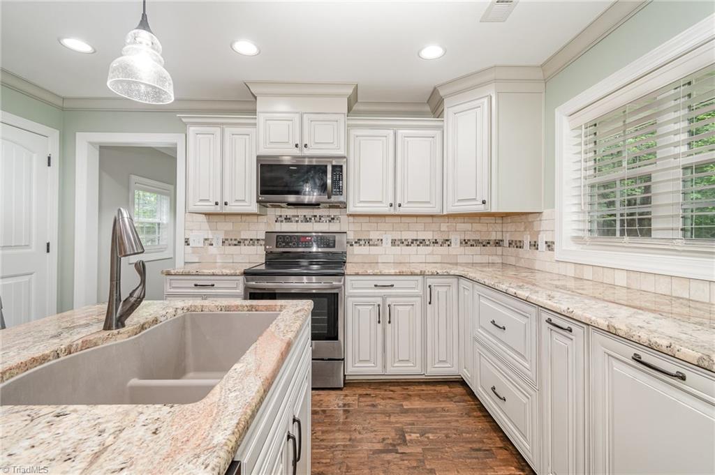 1420 Rankin Road Greensboro, NC 27405 - Photo 6 of 18 Kitchen