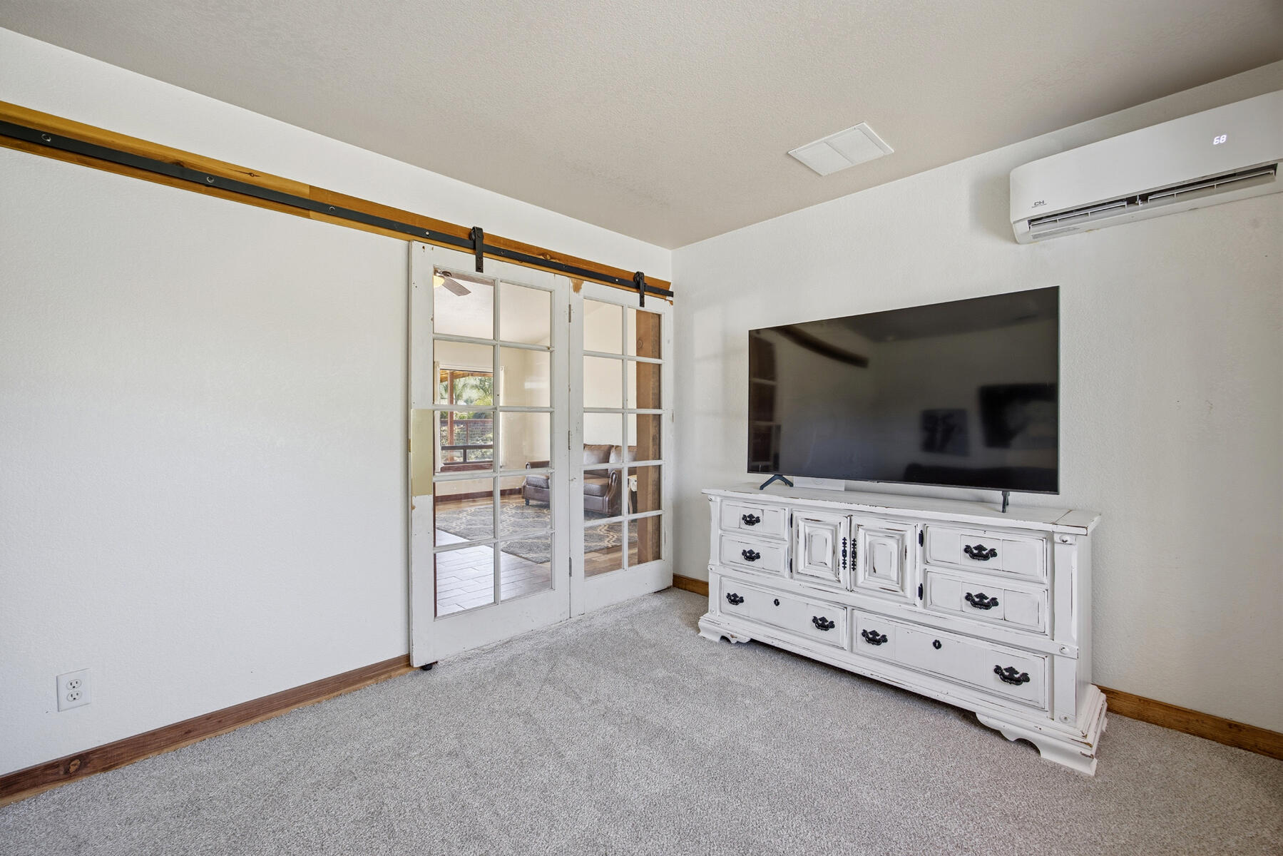 31393 Dahlem Drive Exeter, CA 93221 - Photo 19 of 79 19 - Family room (2)