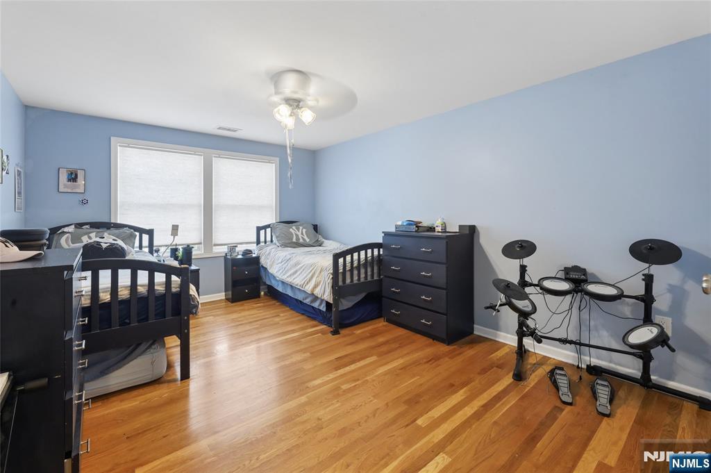 135 Rector Court Bergenfield, NJ 07621 - Photo 32 of 34
