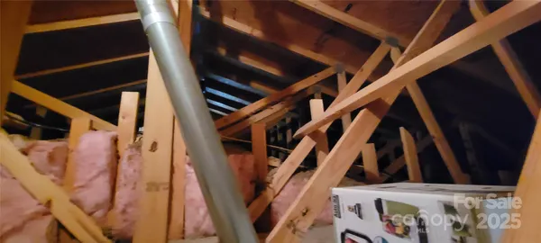 a view of an outdoor of the house