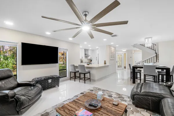 $650,000 | 5294 10th Fairway Drive, Delray Beach, FL 33484