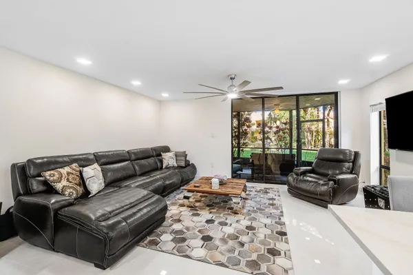 $650,000 | 5294 10th Fairway Drive, Delray Beach, FL 33484