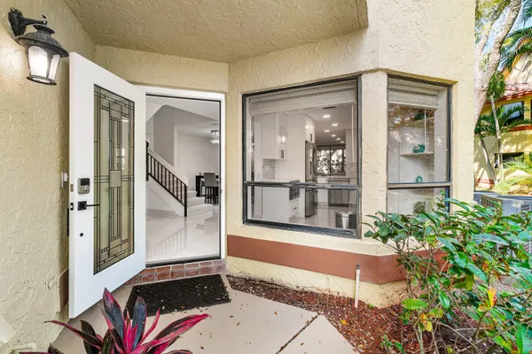 $650,000 | 5294 10th Fairway Drive, Delray Beach, FL 33484
