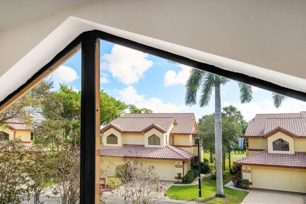 $650,000 | 5294 10th Fairway Drive, Delray Beach, FL 33484