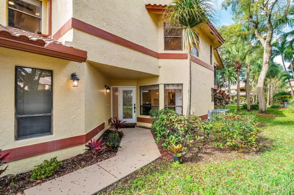 $650,000 | 5294 10th Fairway Drive, Delray Beach, FL 33484