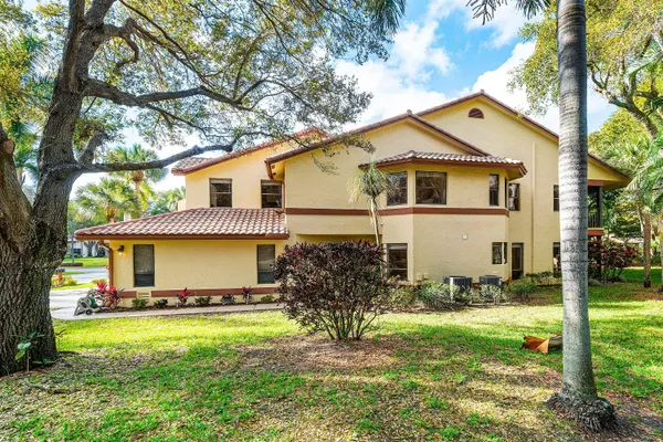 $650,000 | 5294 10th Fairway Drive, Delray Beach, FL 33484