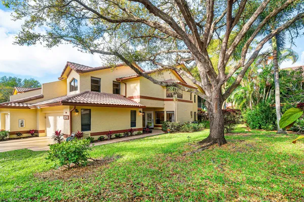 $650,000 | 5294 10th Fairway Drive, Delray Beach, FL 33484