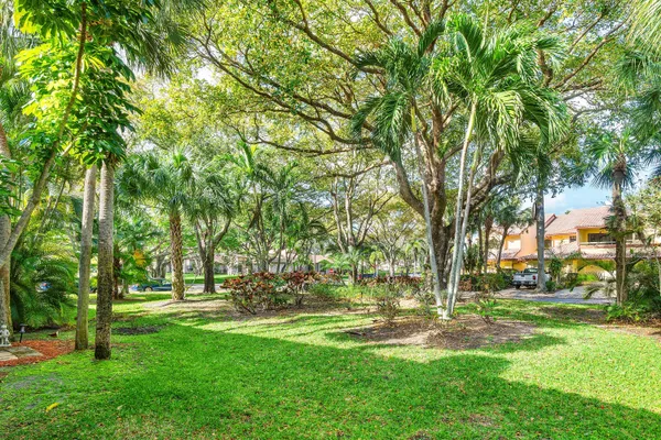 $650,000 | 5294 10th Fairway Drive, Delray Beach, FL 33484
