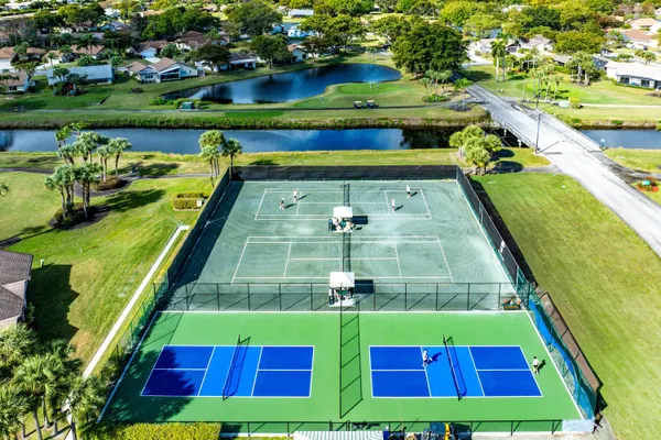 $650,000 | 5294 10th Fairway Drive, Delray Beach, FL 33484