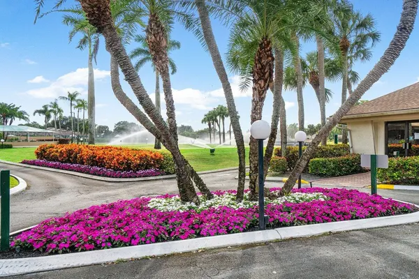 $650,000 | 5294 10th Fairway Drive, Delray Beach, FL 33484