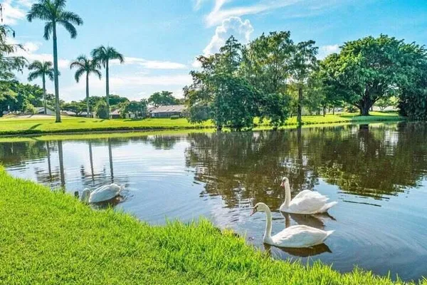 $650,000 | 5294 10th Fairway Drive, Delray Beach, FL 33484