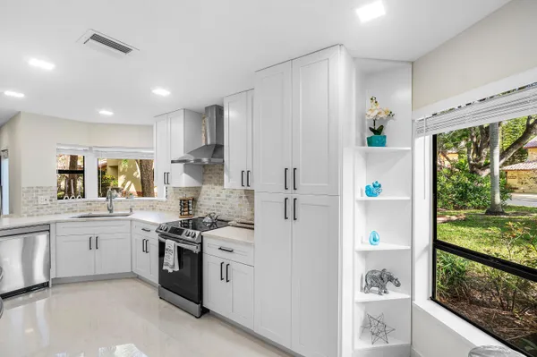 $650,000 | 5294 10th Fairway Drive, Delray Beach, FL 33484