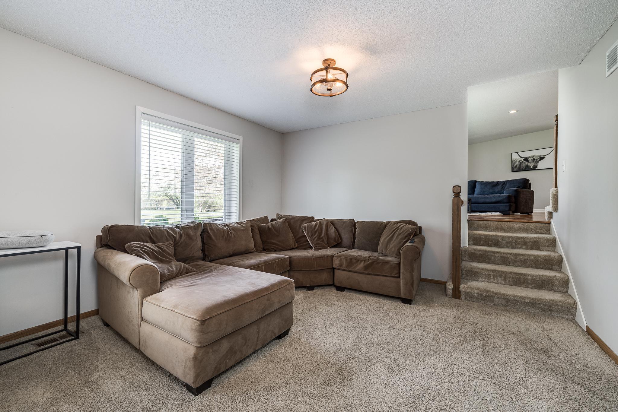 141 Hunters Glen Road Wayzata, MN 55391 - Photo 12 of 31