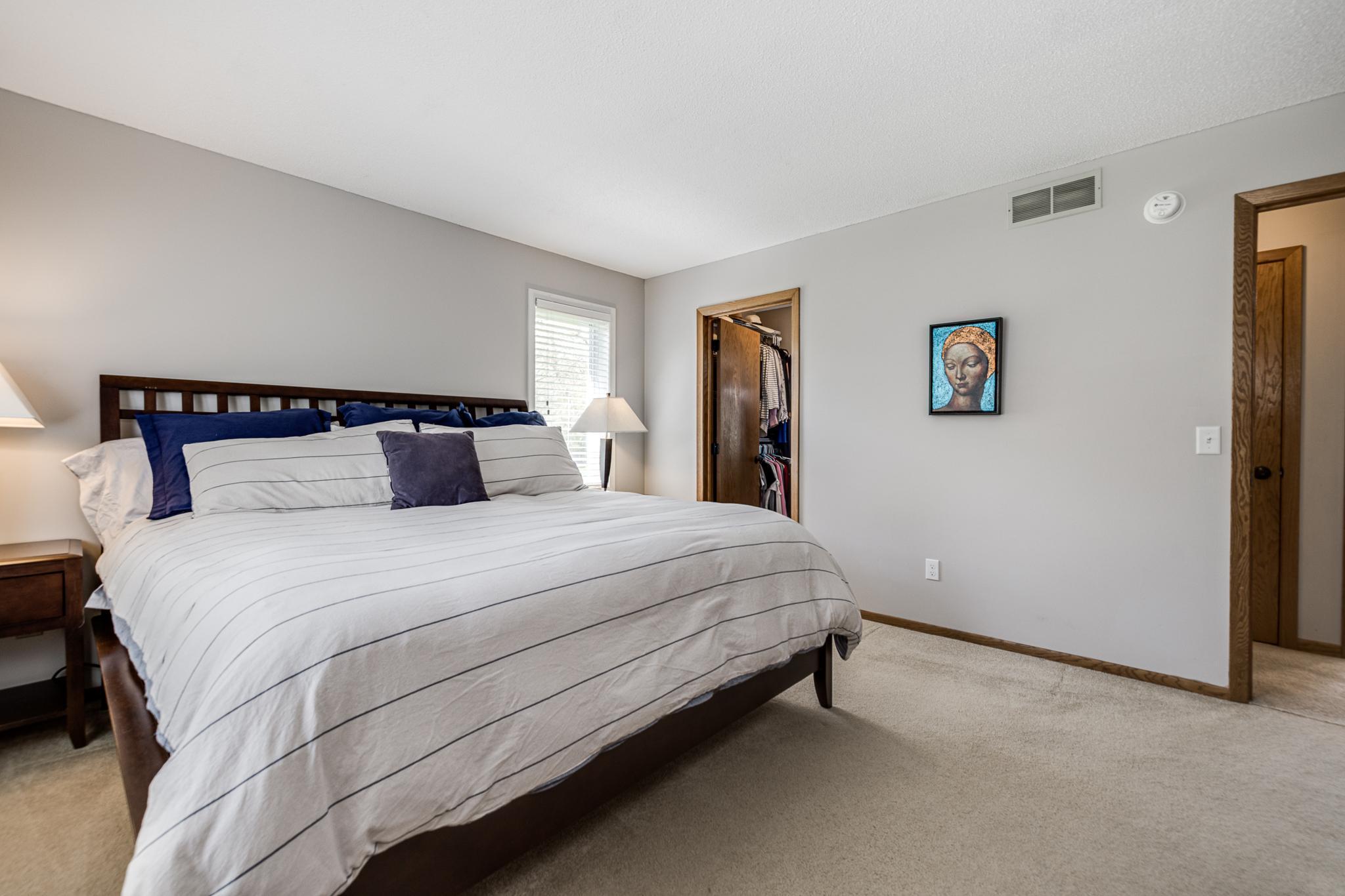 141 Hunters Glen Road Wayzata, MN 55391 - Photo 6 of 31