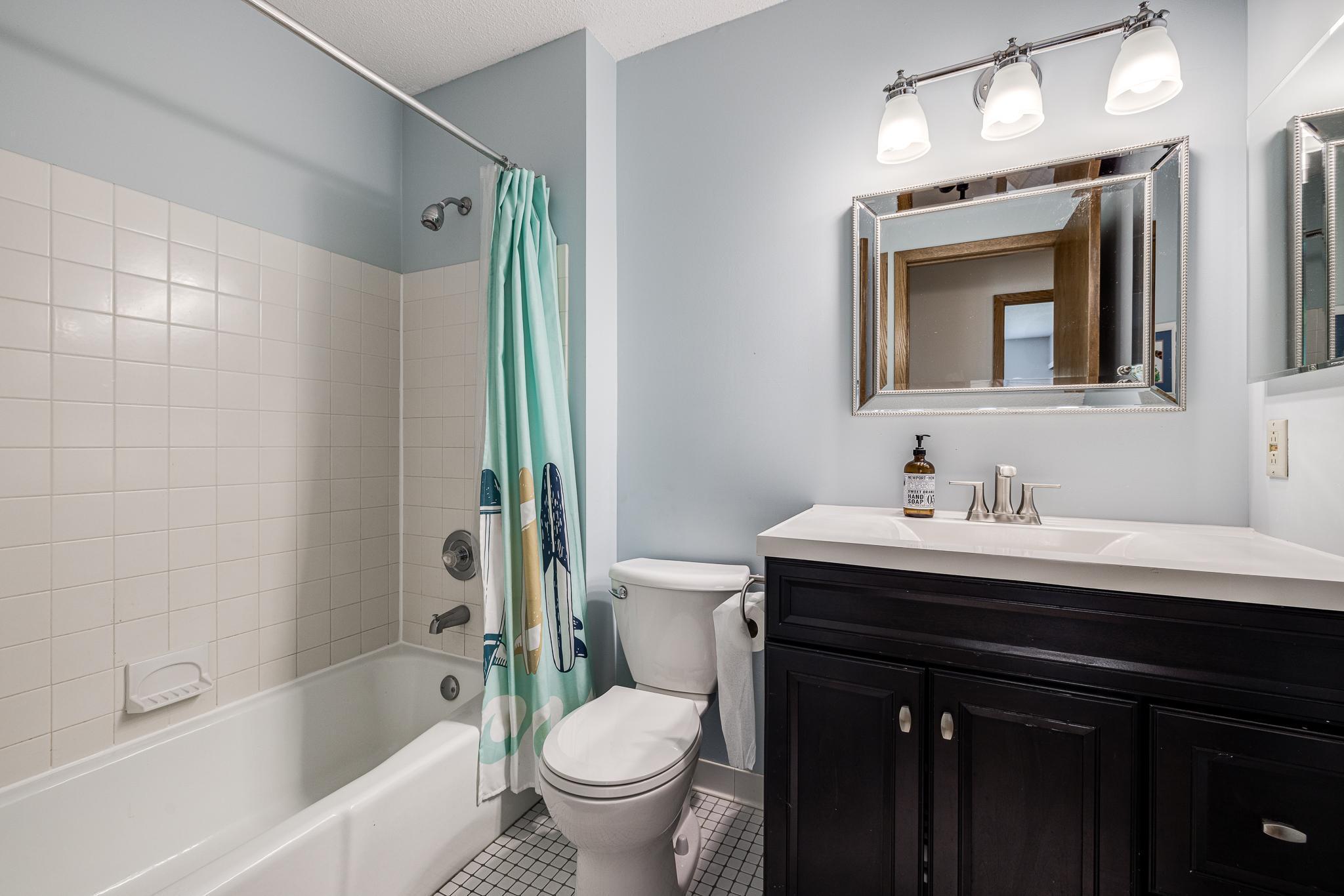 141 Hunters Glen Road Wayzata, MN 55391 - Photo 8 of 31