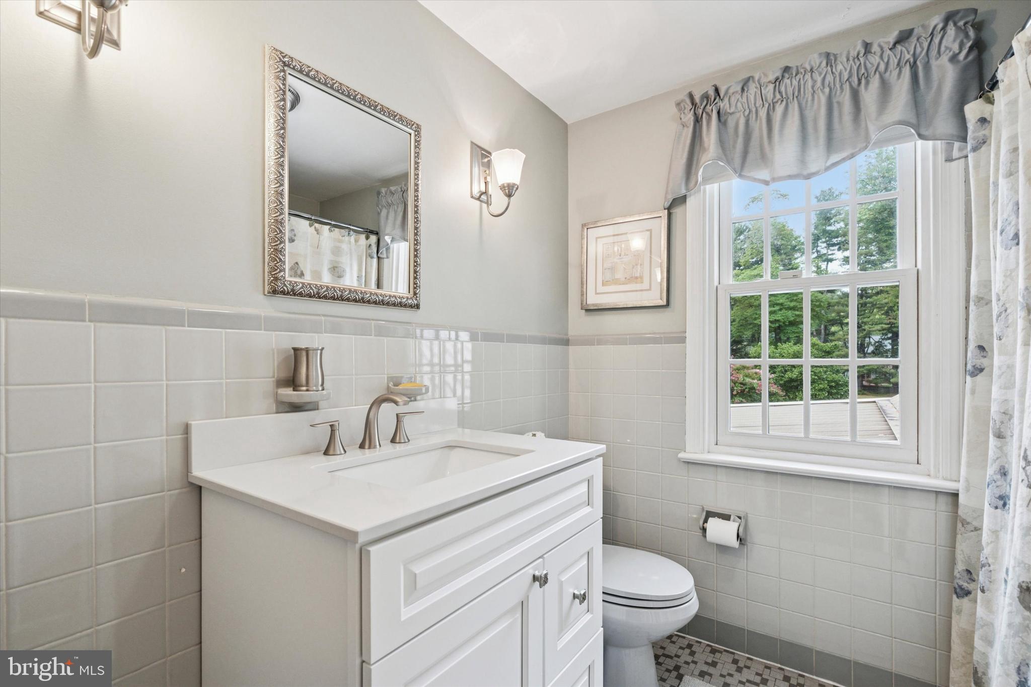 1790 Cathedral Road Huntingdon Valley, PA 19006 - Photo 29 of 45 Hall Bath