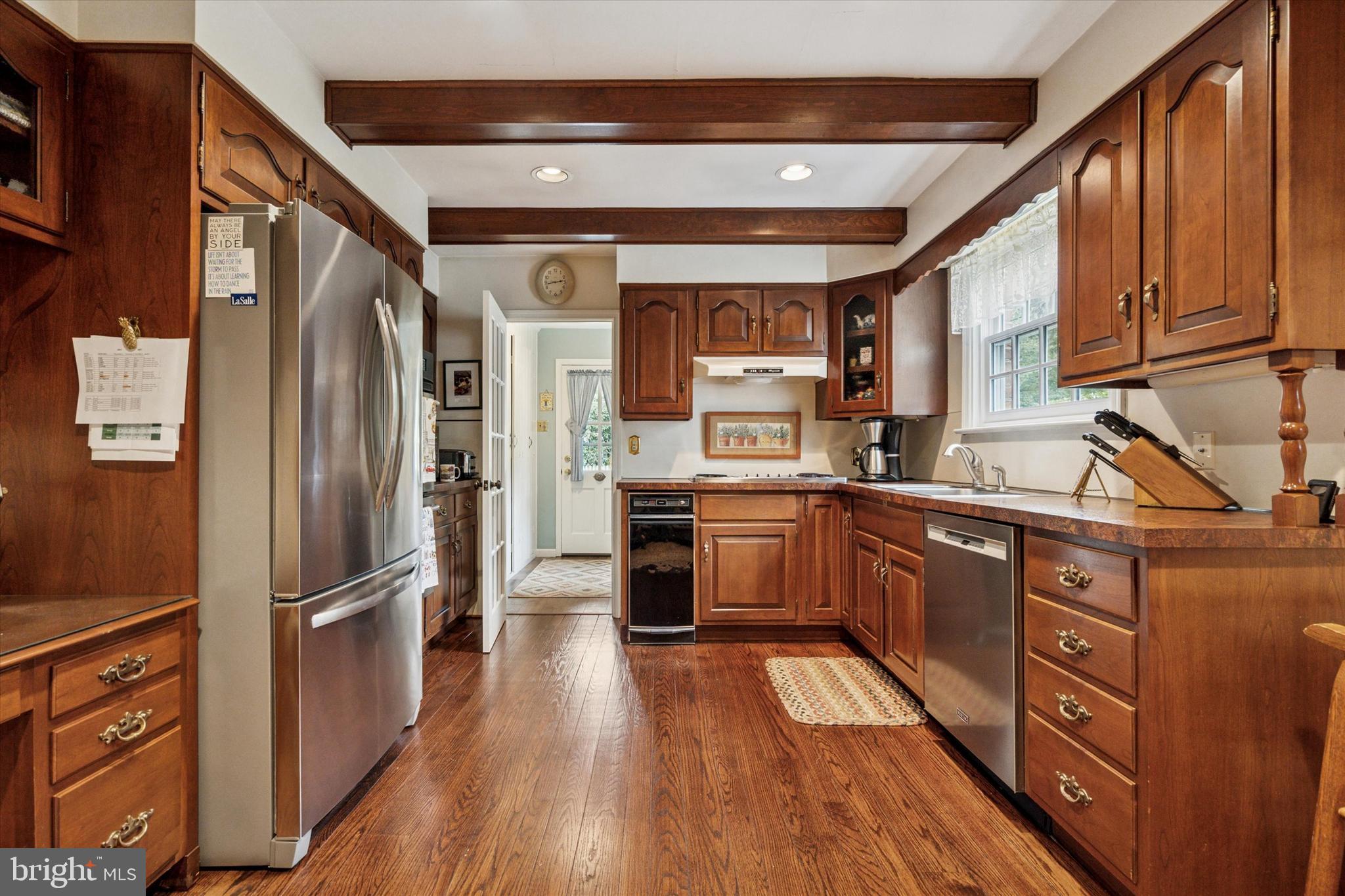 1790 Cathedral Road Huntingdon Valley, PA 19006 - Photo 10 of 45 Kitchen