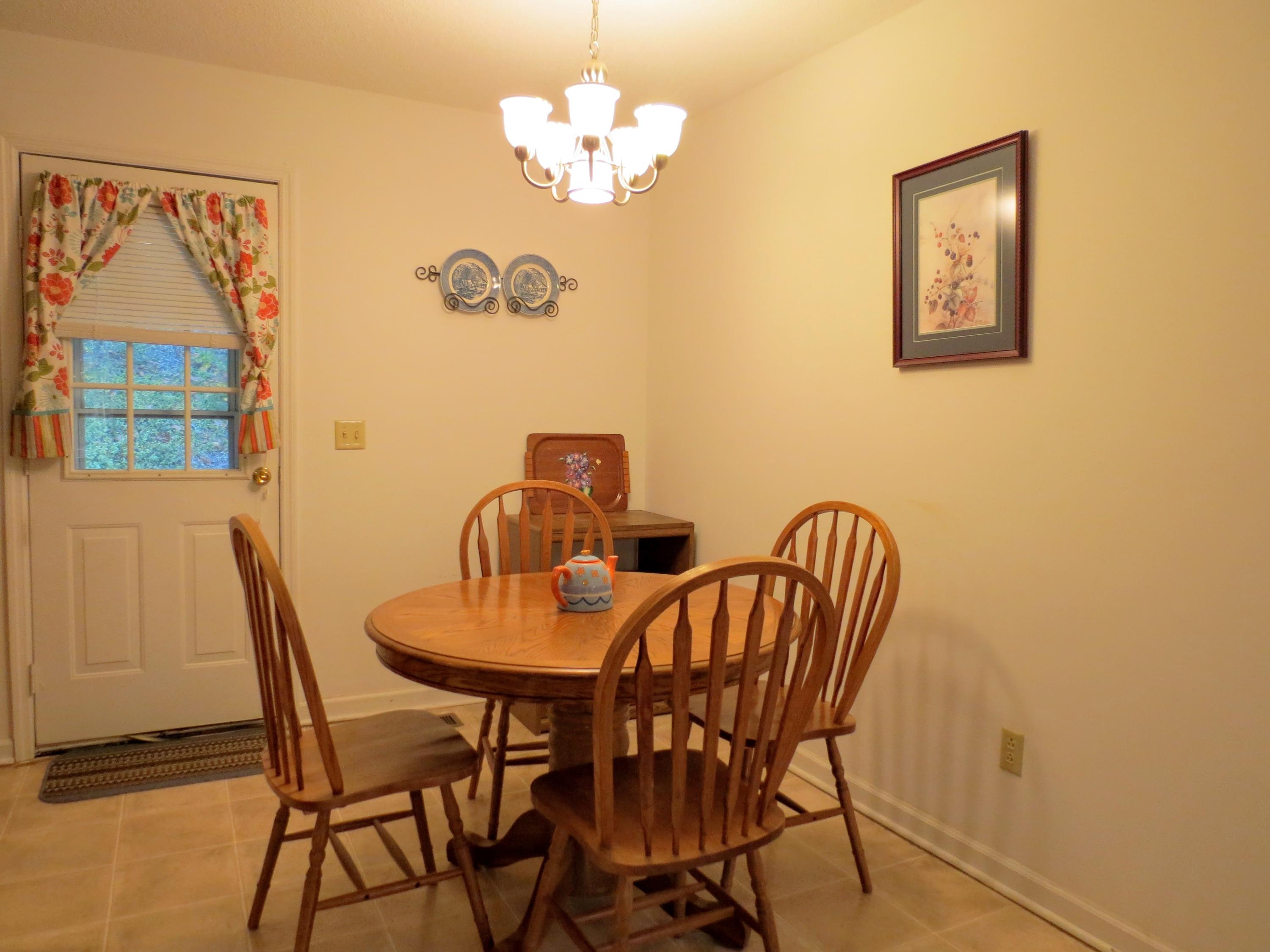 755 Green Pond Road Soddy Daisy, TN 37379 - Photo 9 of 33 Eat-in Kitchen