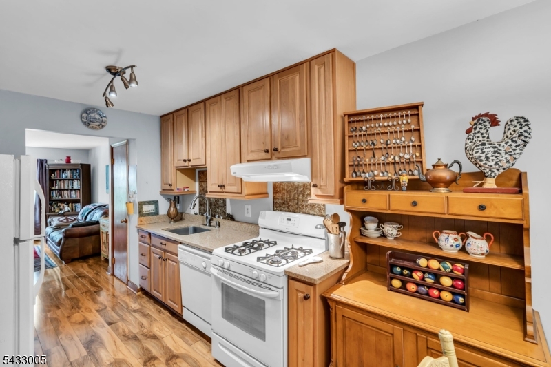 11 Colonial Court, Unit 11 High Bridge, NJ 08829 - Photo 5 of 24