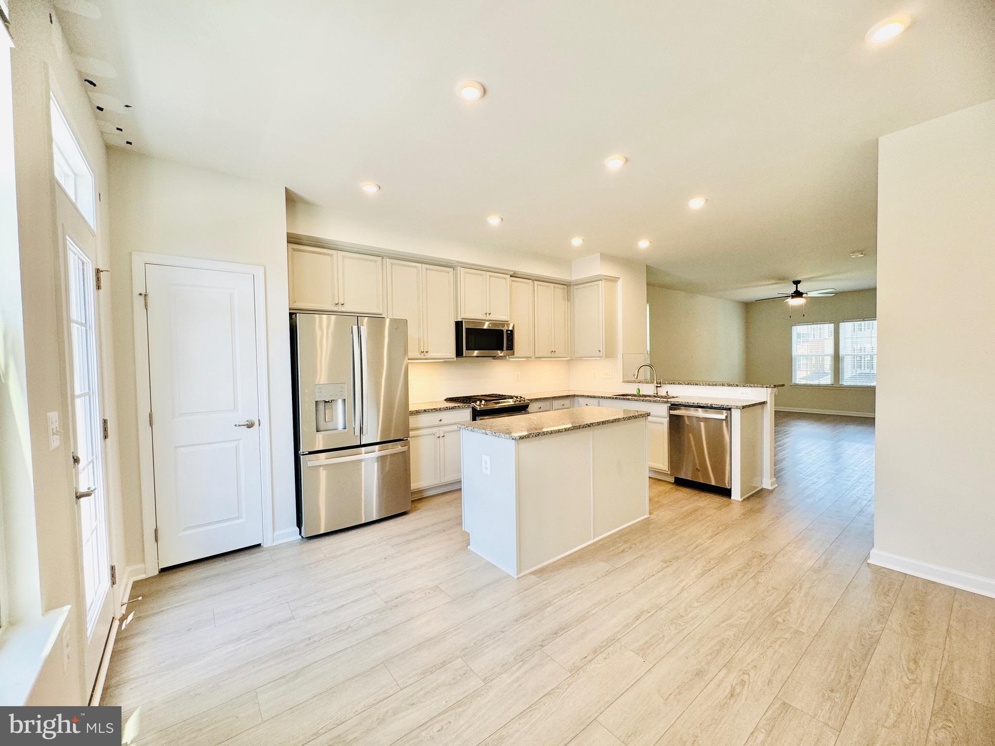 18374 Reaper Hl Court Triangle, VA 22172 - Photo 3 of 23
