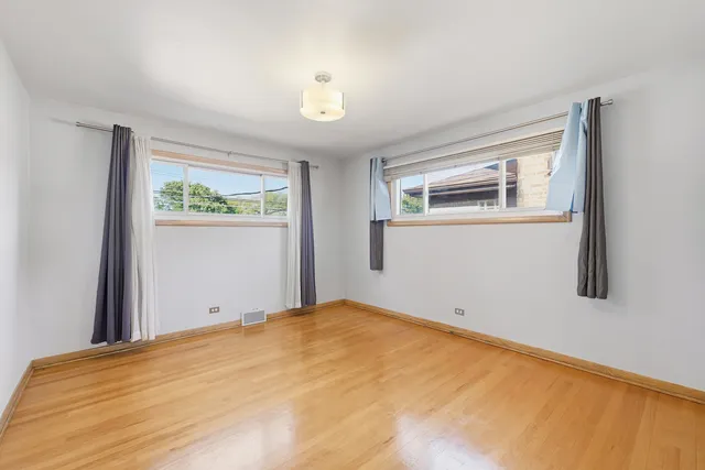 a view of empty room with window