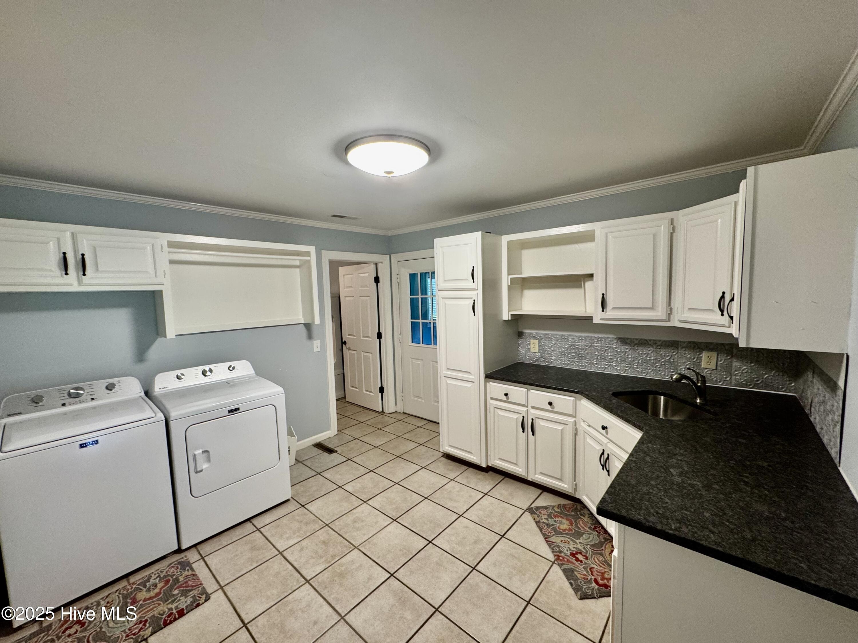 4040 Highway 903 Albertson, NC 28508 - Photo 12 of 41 Laundry