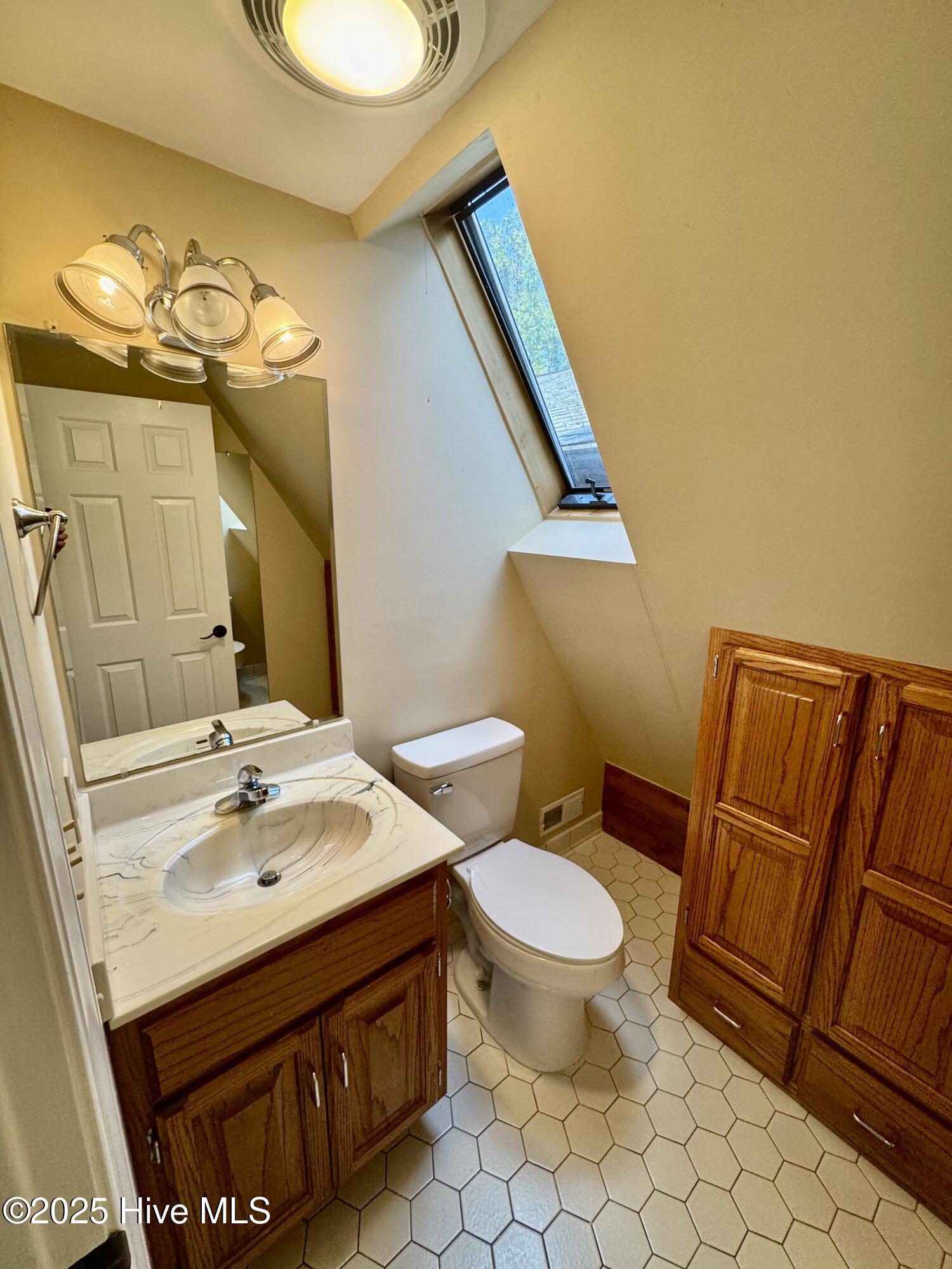 4040 Highway 903 Albertson, NC 28508 - Photo 34 of 41 Guest Bath