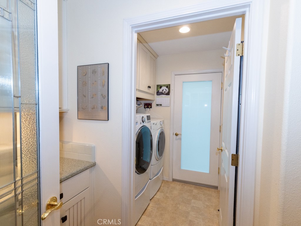 13700 Santa Lucia Road Atascadero, CA 93422 - Photo 11 of 47 Laundry