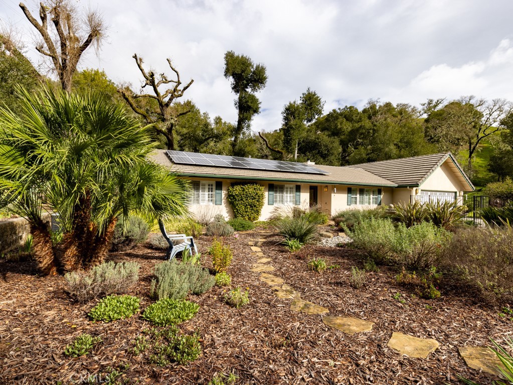 13700 Santa Lucia Road Atascadero, CA 93422 - Photo 26 of 47