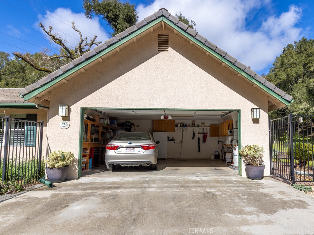 13700 Santa Lucia Road Atascadero, CA 93422 - Photo 33 of 47 Spacious Garage