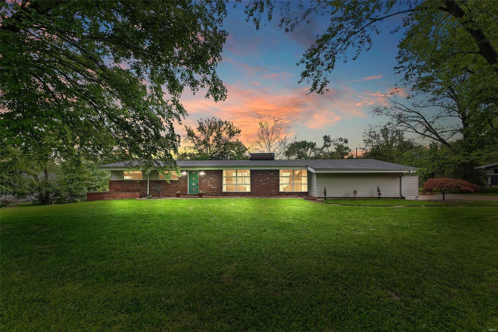 423 North Mason Road St. Louis, MO 63141 - Photo 1 of 42 Gallery Image 1