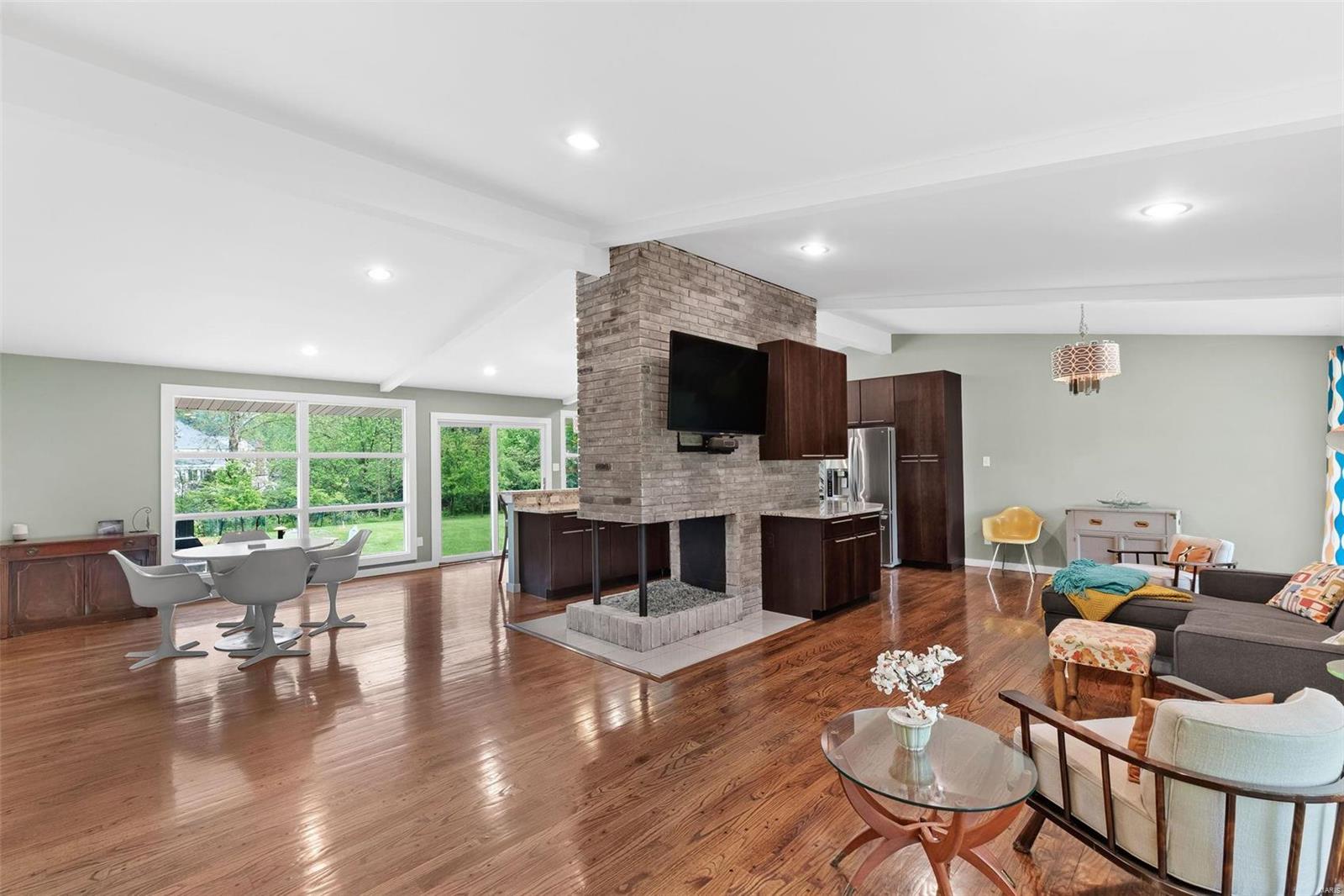423 North Mason Road St. Louis, MO 63141 - Photo 3 of 42 Gallery Image 3