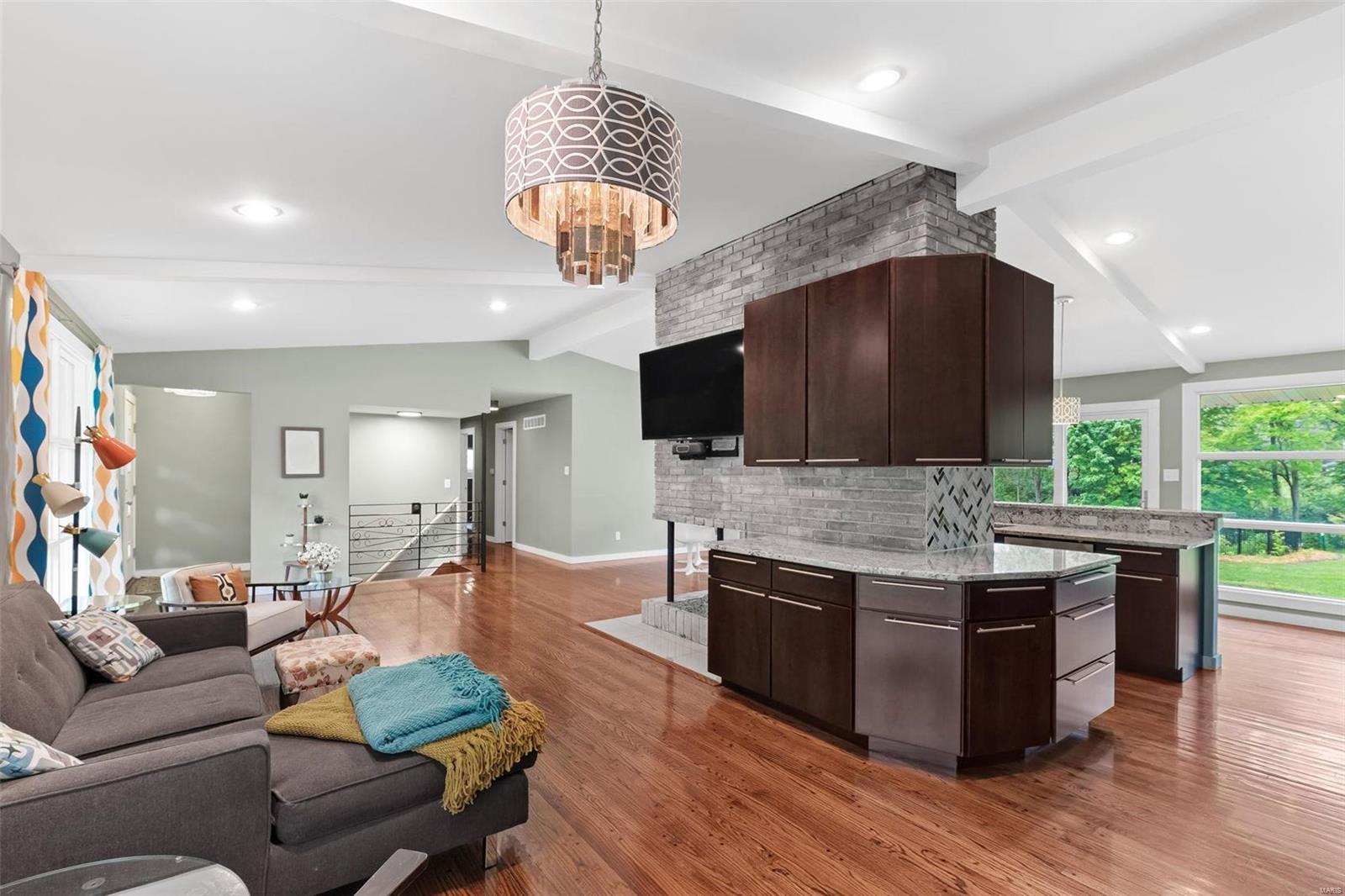423 North Mason Road St. Louis, MO 63141 - Photo 9 of 42 Gallery Image 9