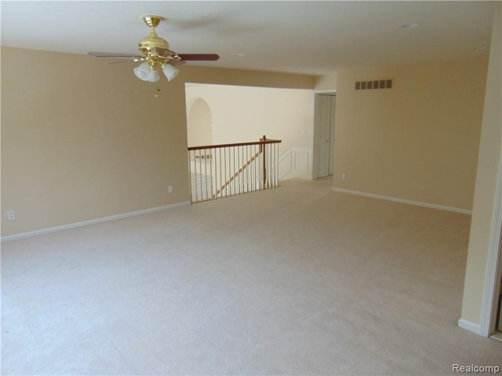 5835 Stonehaven Boulevard Rochester, MI 48306 - Photo 21 of 31
