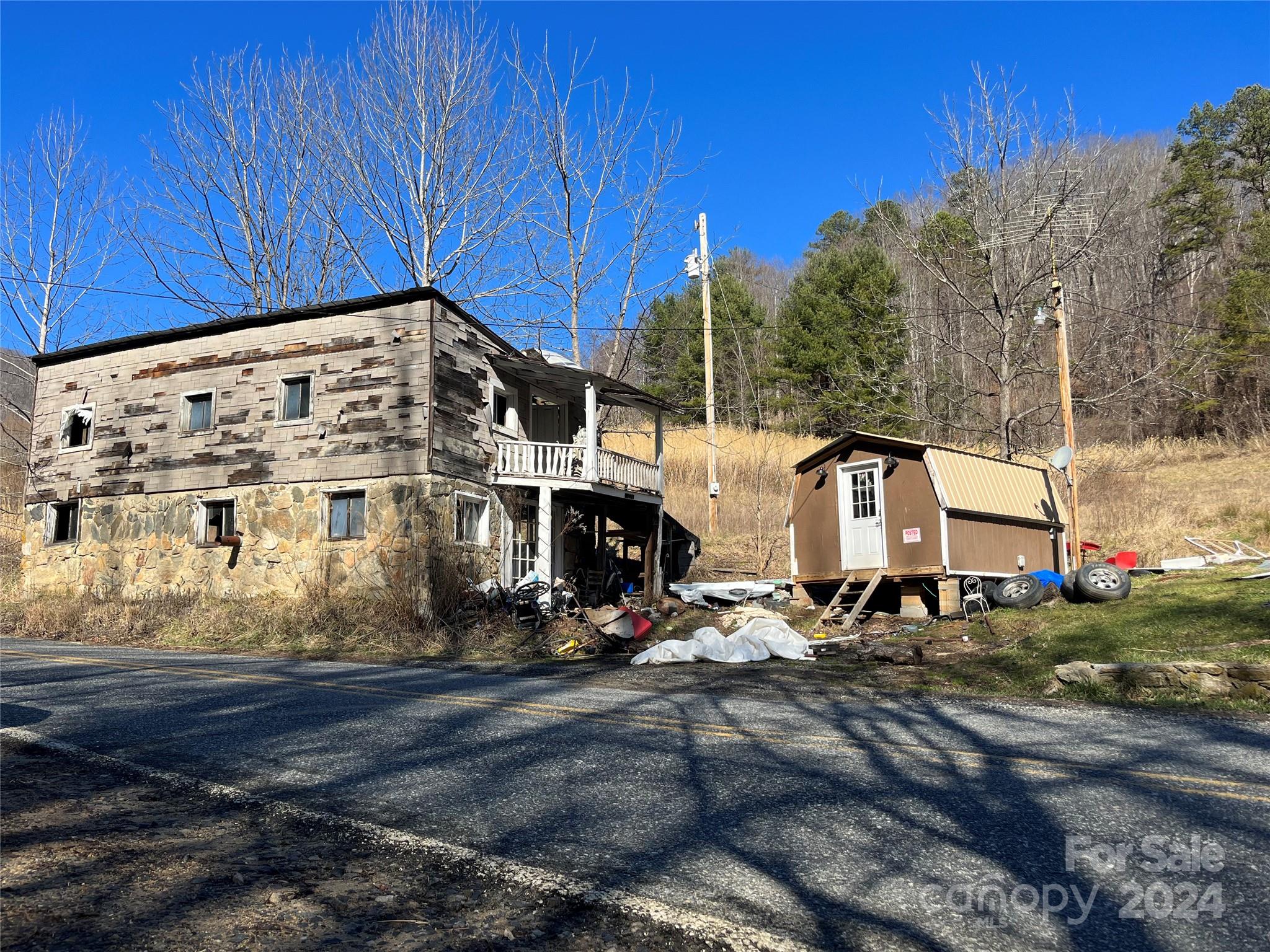 1010 Fisher Branch Road Marshall, NC 28753 - Photo 2 of 35 Gallery Image 2