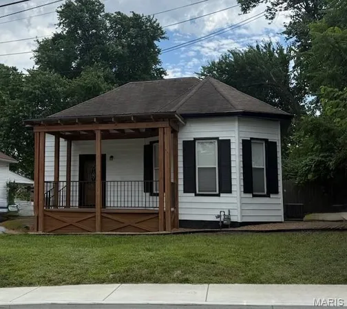 $196,500 | 132 East High Street, Edwardsville, IL 62025